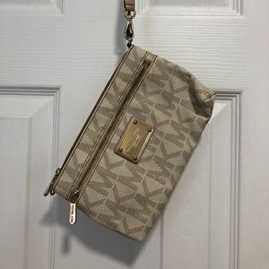Michael Kors Wristlet